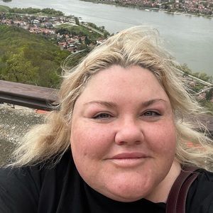 Meet your Posher, Julia